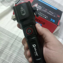 4-in-1 Emergency LED Flashlight – Safety Hammer, Seatbelt Cutter & Torch Tool